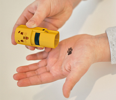 Cleany stamps from COLOP Arts and Crafts playfully motivate children to wash their hands Cleany stamps from COLOP Arts and Crafts playfully motivate children to wash their hands